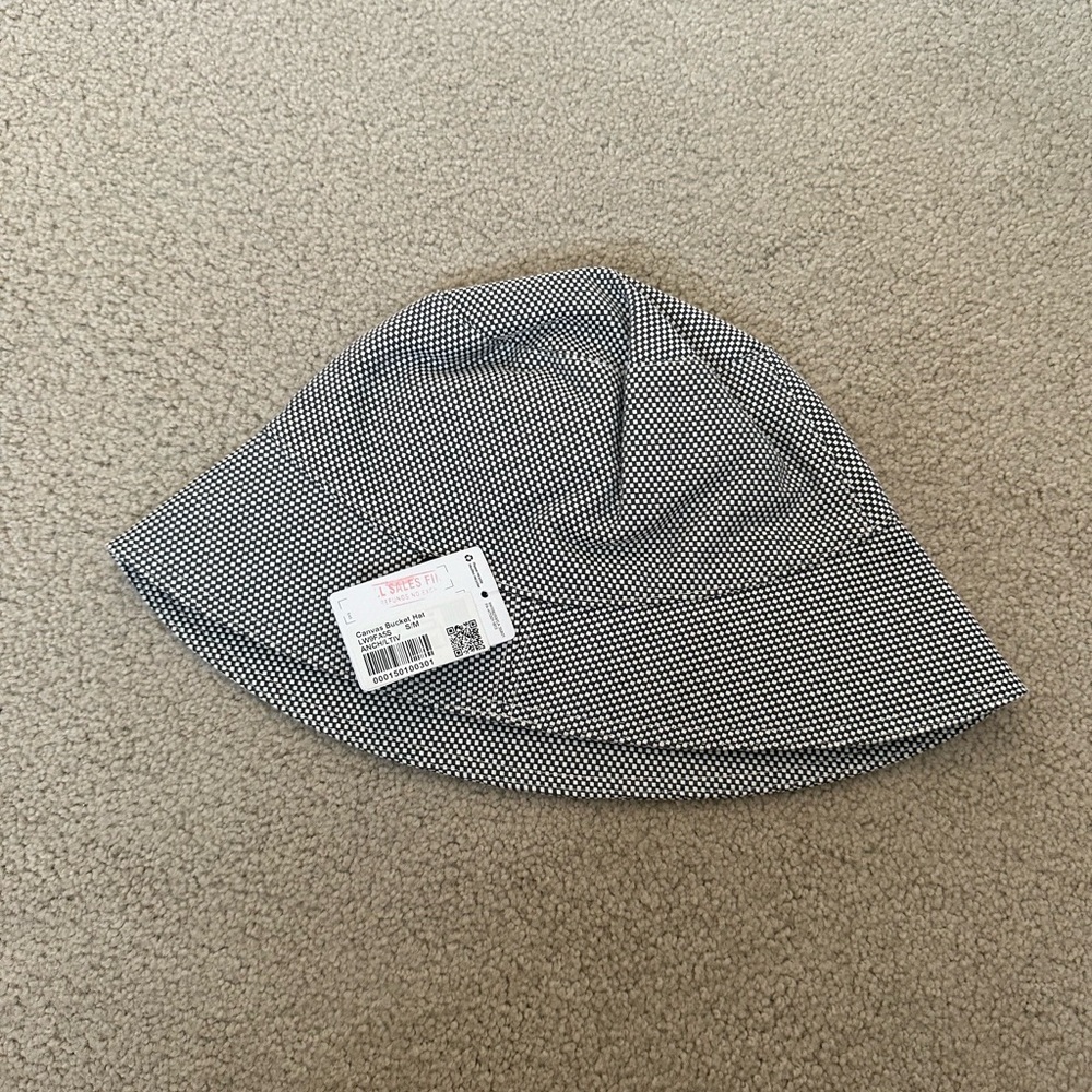 Lululemon Athletica Black and White Women's Bucket Hat NWT